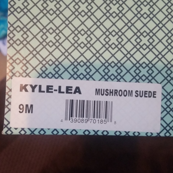 Mushroom suede booties - Picture 4 of 5